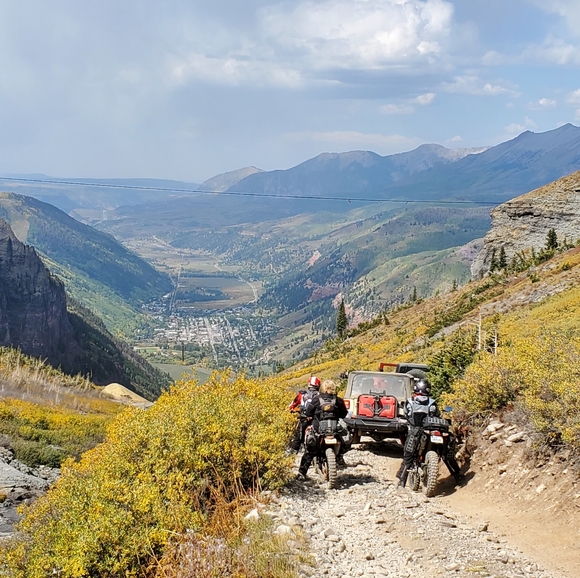 Meet your Posher, Gab Garz - Picture 1 of 5